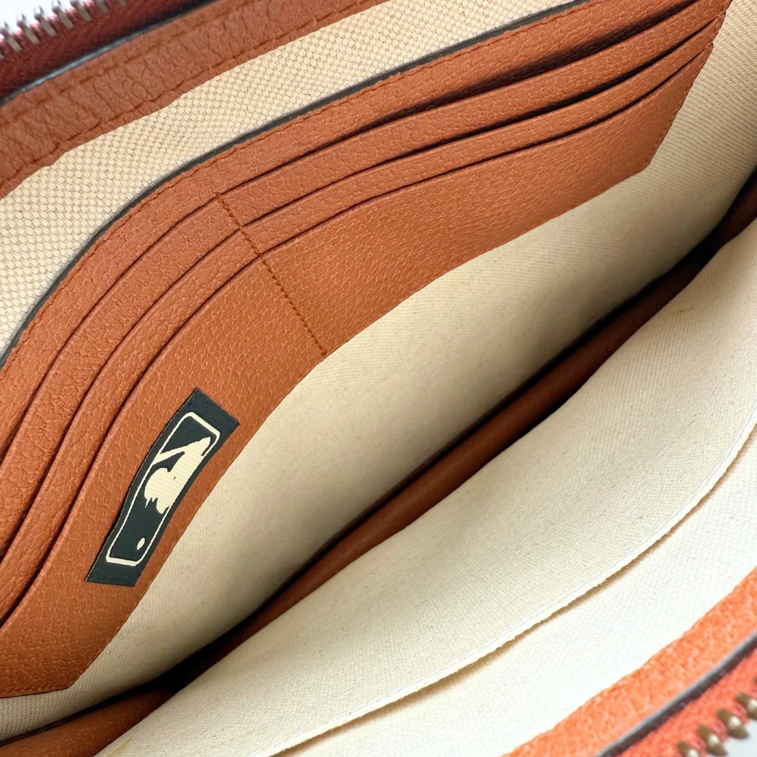 x MLB NY Yankees Zip Wristlet Pouch Beige - Image 3