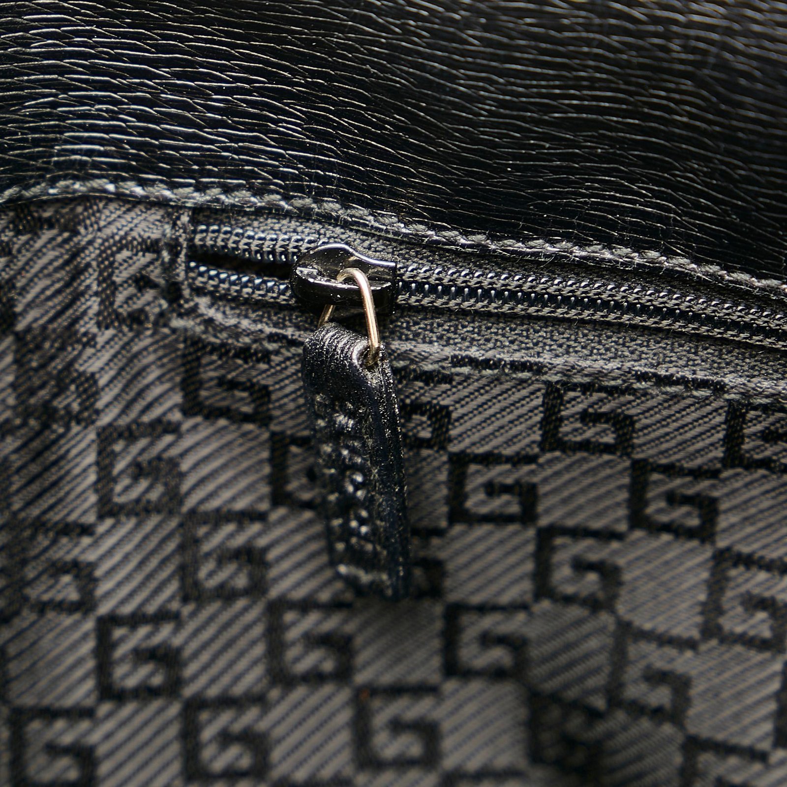 Gucci Canvas Handbag - Image 9