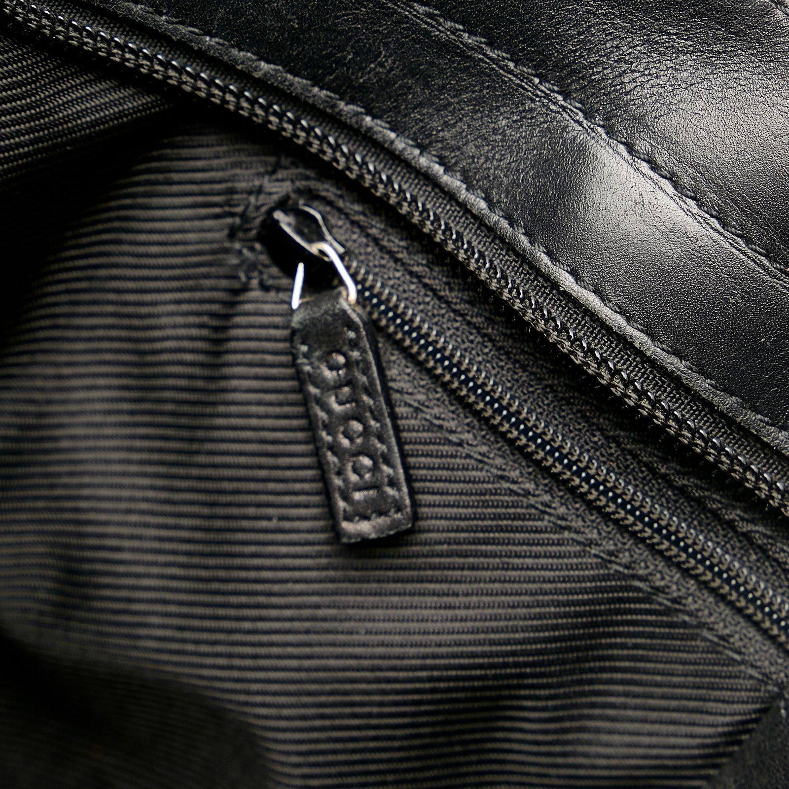 Gucci GG Canvas Tote Bag - Image 9